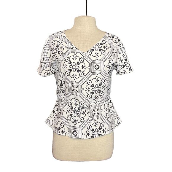 ANN TAYLOR Petites Women’s Size XSP Top White Black Print Polyester Spandex - Picture 1 of 5